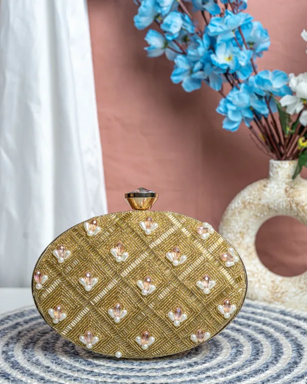 Lunara_Gold_Bloom_Clutch